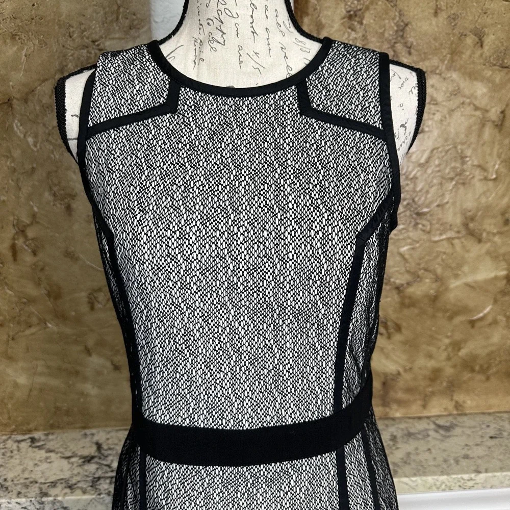 Banana Republic Pencil Dress‎ Sz 8 Lace Overlay Sleeveless Black White Career